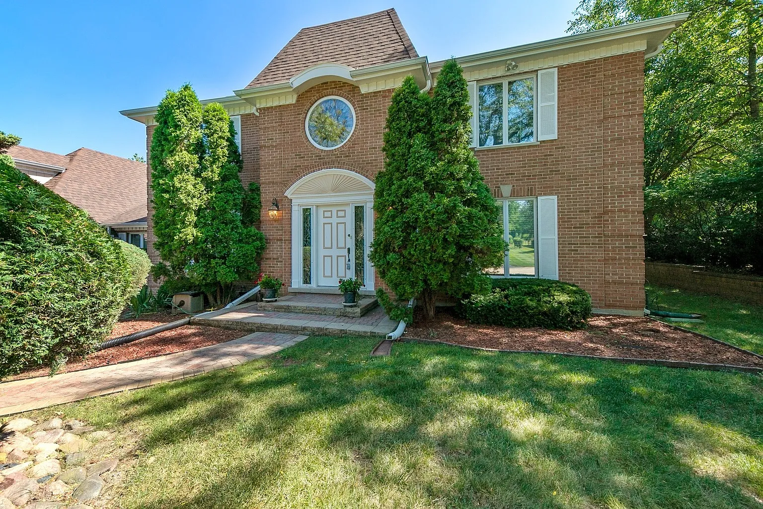 49 Cambridge Dr photo 1
