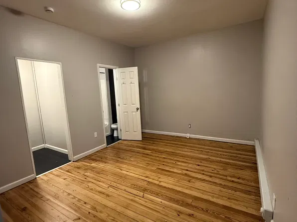 68 Anderson St APT 2C, Naugatuck, CT 06770