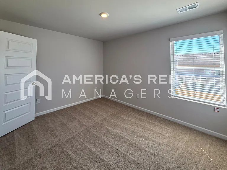 100 River Grass Dr — Photo 26