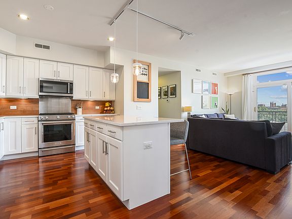 3rd image of 5588 N Lincoln Ave APT 507