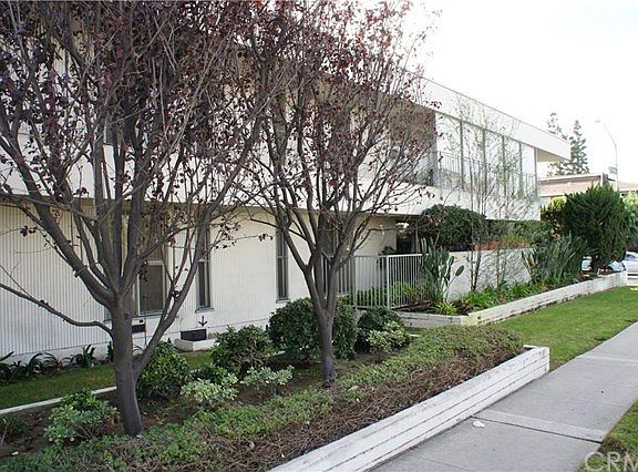 3rd image of 2940 W Carson St Unit 233