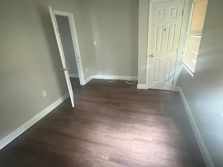 700 Woodbourne Ave #9 — Photo 9