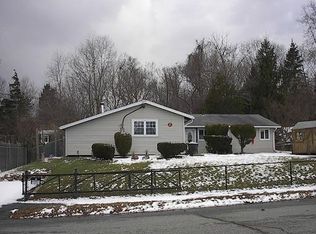 8 Radcliffe Rd, Beverly, MA 01915