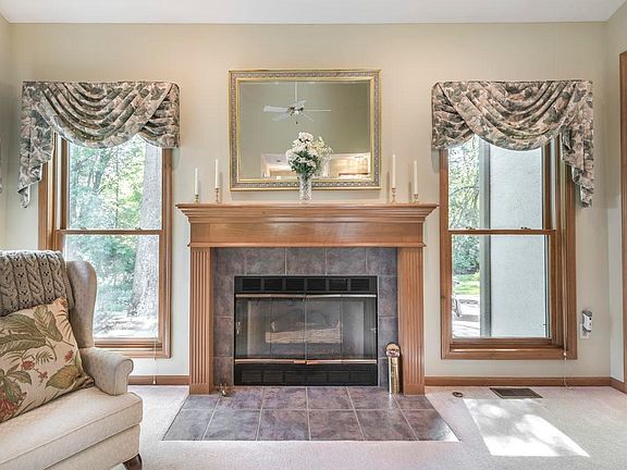 5th image of 313 Fallriver Dr