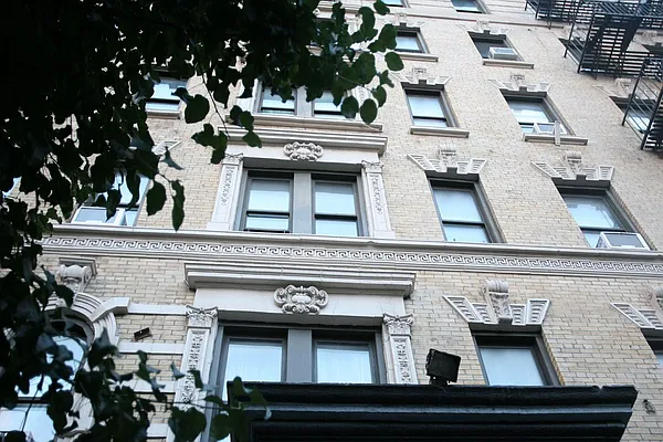 Rented by EXR | media 4