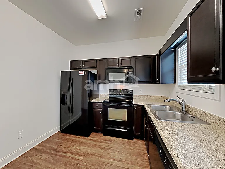1706 Antebellum Dr — Photo 3