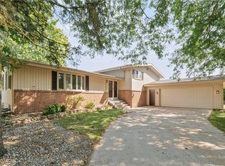 1423 Golf Ter, Danville, IL 61832