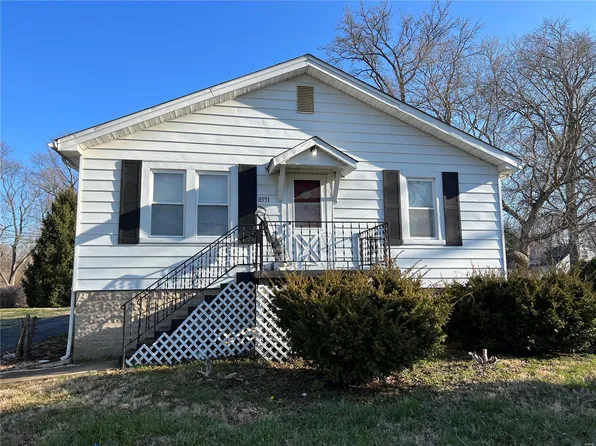 8551 Frost Ave, Saint Louis, MO 63134