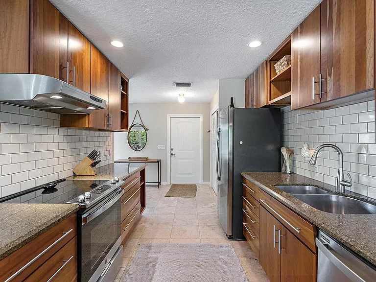 356 Mars Ave — Photo 13