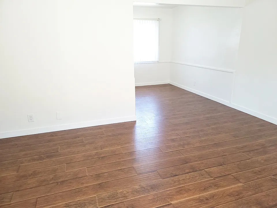 Living room to the dining area