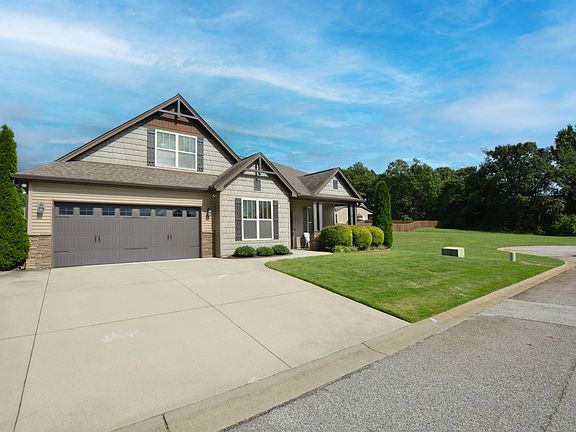 2nd image of 719 Wynborne Ln