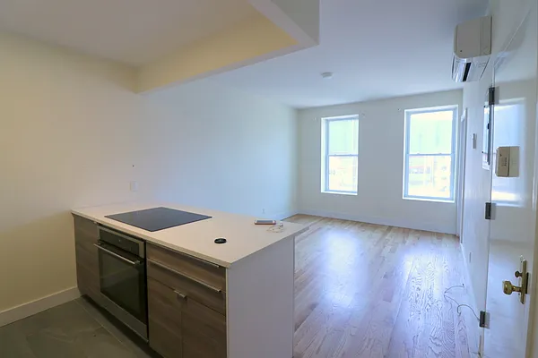 Rented by David Francis New York LLC | media 30