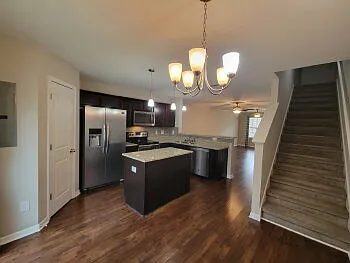 2 bed, 2.5 bath, 1312 sqft, $1,745 — Photo 2
