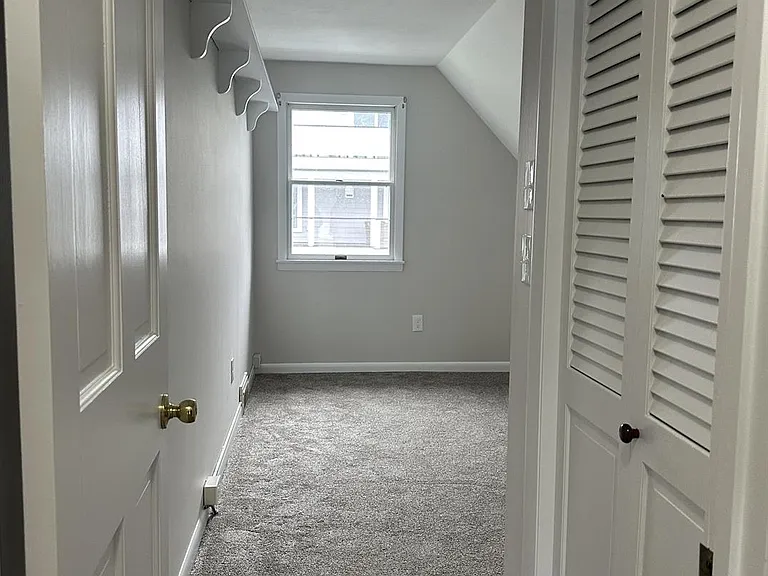 9 Heaphy Ln — Photo 17
