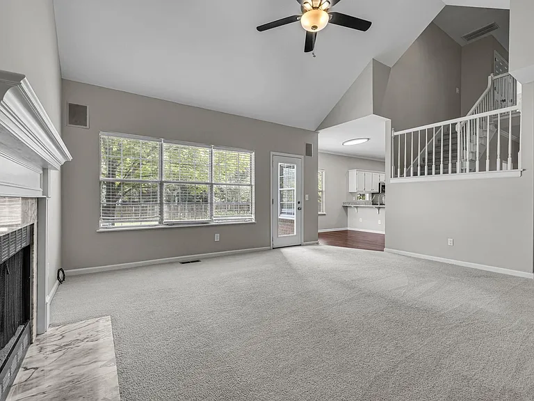 128 Clarendon Cir — Photo 15