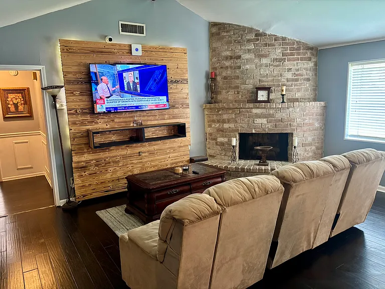 9319 Rentur Dr — Photo 6