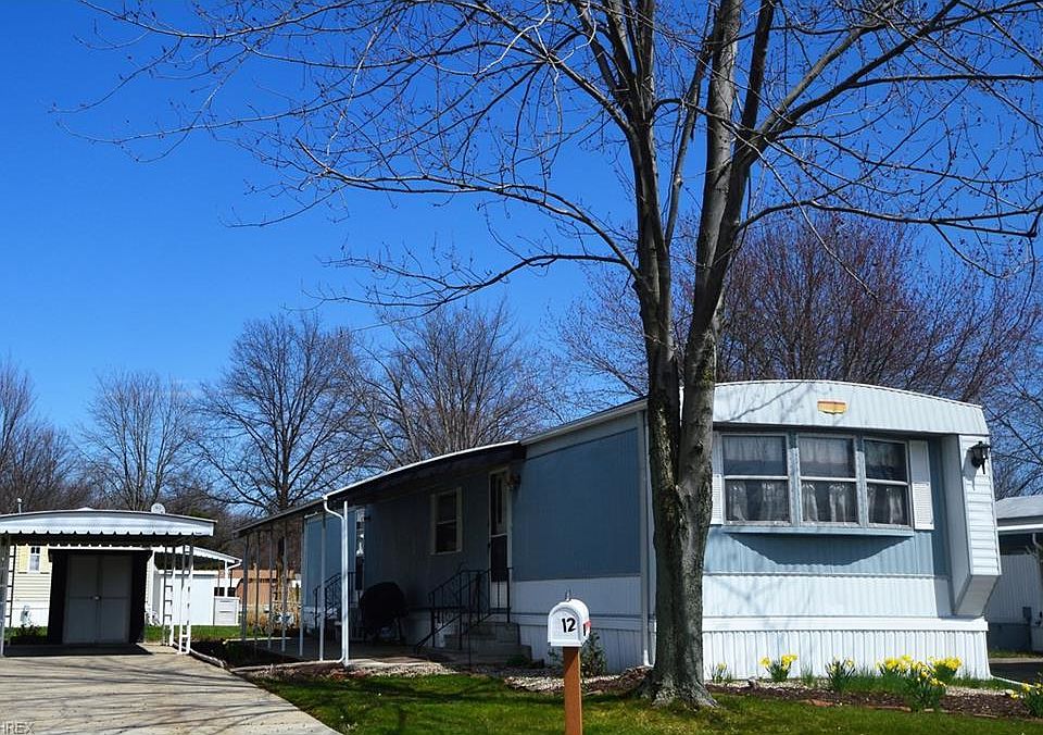 1st image of 12 Grand Blvd #12