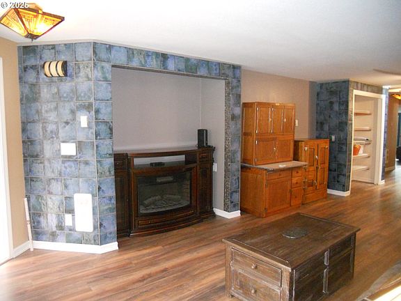 5th image of 11625 NE 32nd St