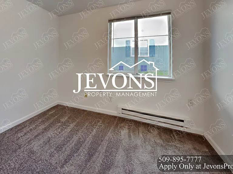 1722 E 56th St #2 — Photo 17
