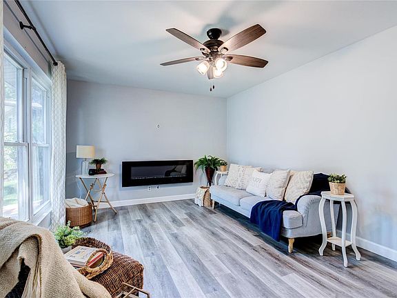 3rd image of 60 Reckamp Dr