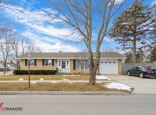 913 Read St, Lockport, IL 60441