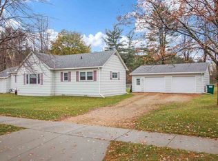 306 E Mount Morris Ave, Wautoma, WI 54982