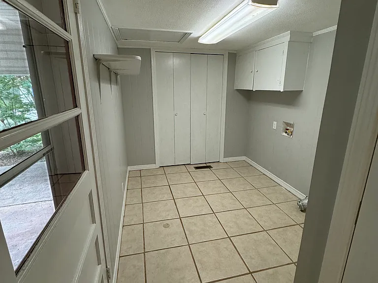 130 1st Ave — Photo 12