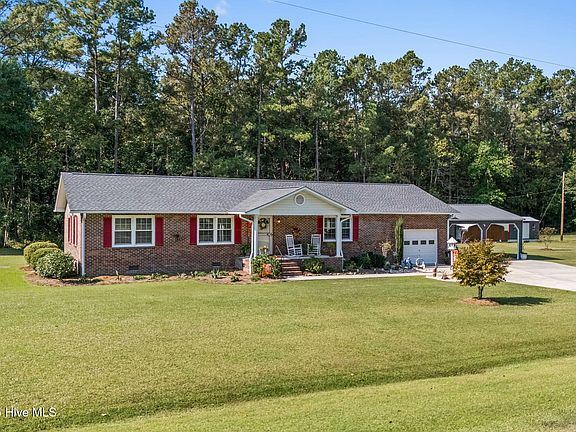 2nd image of 111 Pineland Woods Drive