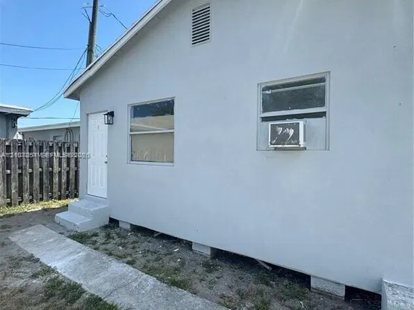 517 NW 1st Ave, Hallandale, FL