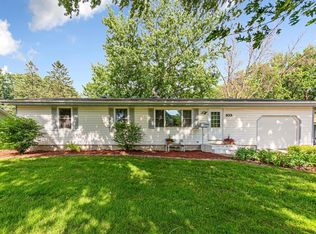 103 9th Ave SE, Faribault, MN 55021
