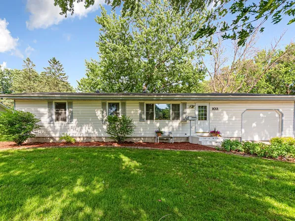 103 9th Ave SE, Faribault, MN 55021