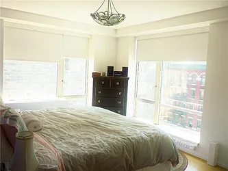 Rented by R New York