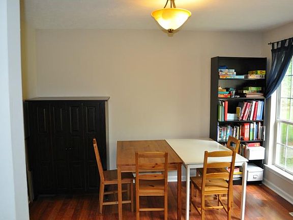 4th image of 1060 Taylor Knoll Close