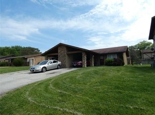 18 Kensington Heights Rd, Belleville, IL 62226