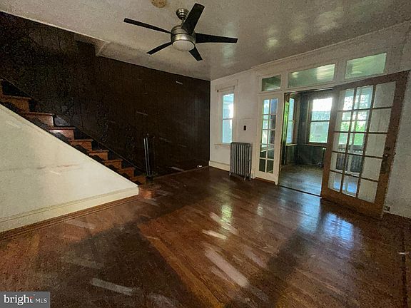 4th image of 529 S Melville St