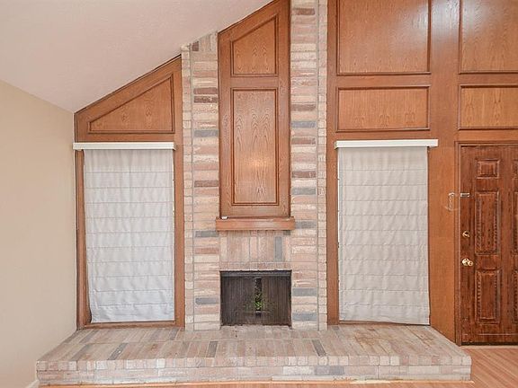 3rd image of 10103 Prospect Hill Dr