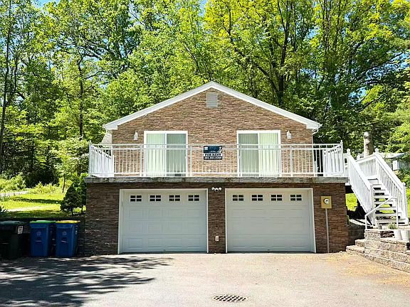 2nd image of 23A Hillcrest Rd #A