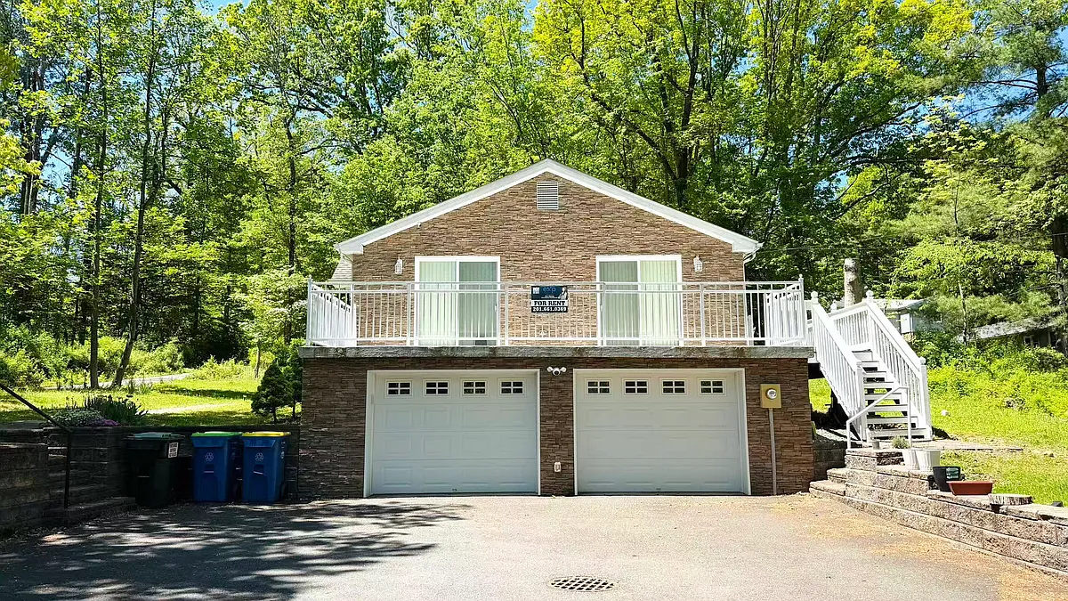Building Photo - 23A Hillcrest Rd #A