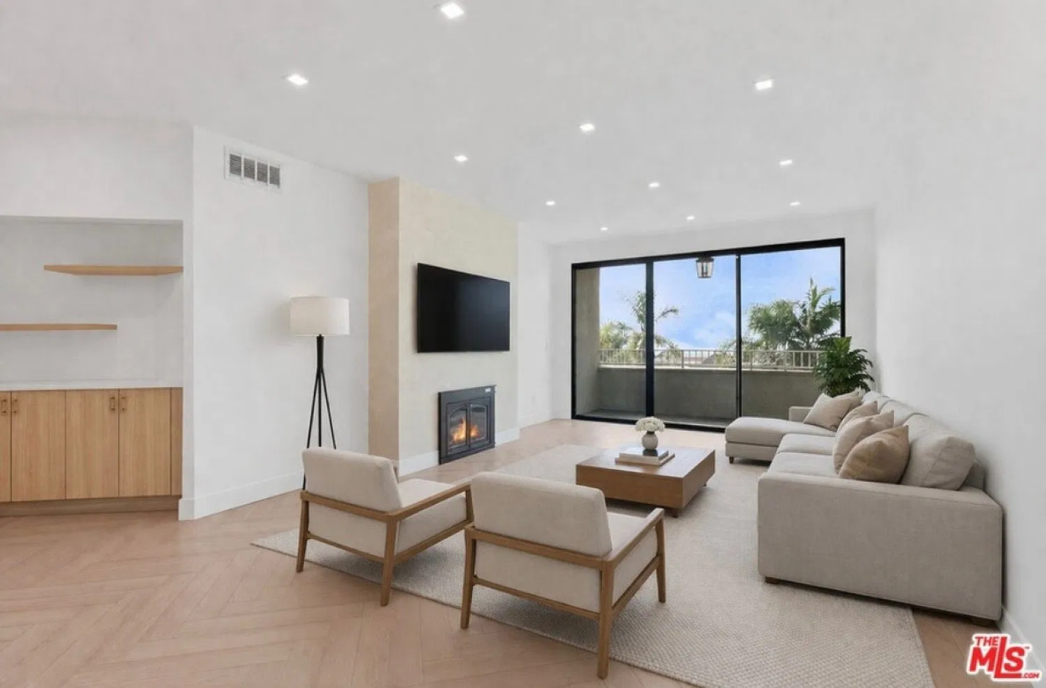 8455 Fountain Ave — Photo 4