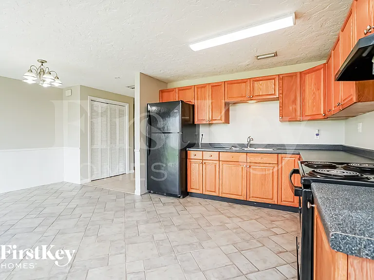 1428 SE 30th Ter — Photo 6