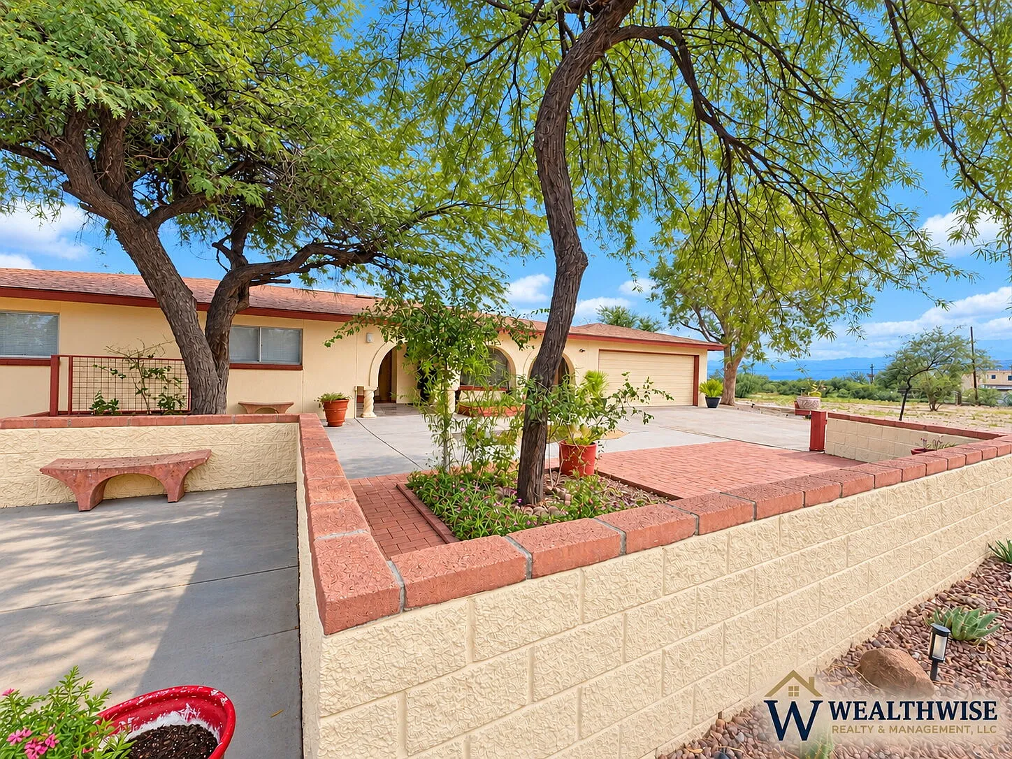 3 bed, 2.5 bath, 2161 sqft, $1,995 — Photo 4