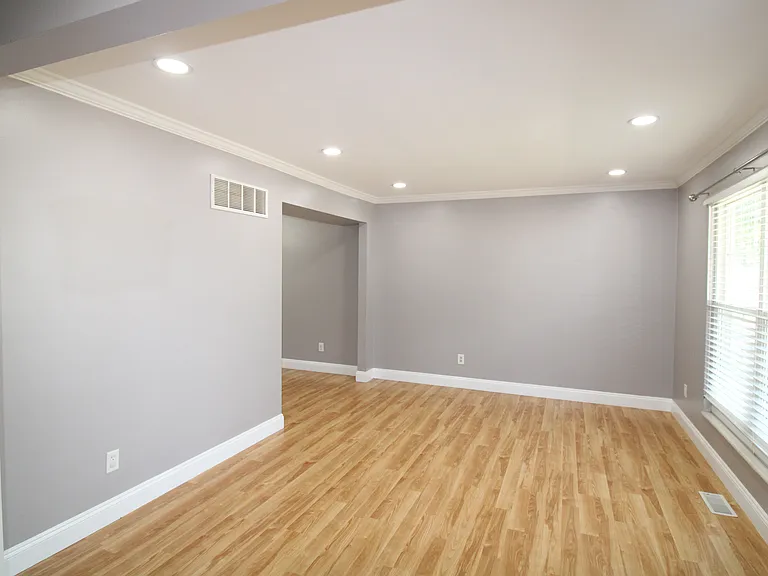912 Oakwood Farms Ln — Photo 33