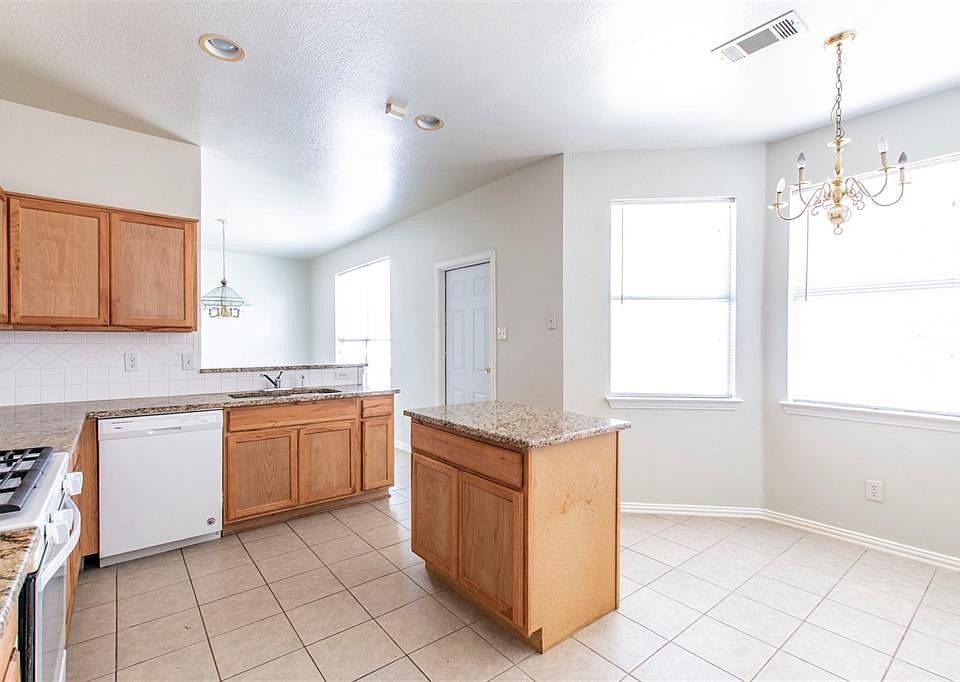 1st image of 206 Courtney Ln