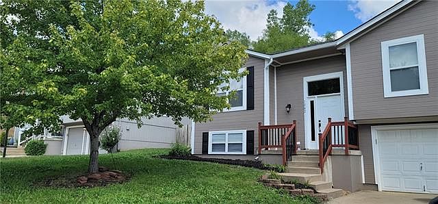 1st image of 1202 SW Graystone Dr
