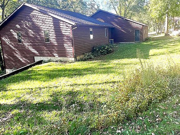 5th image of 2362 Woodridge Rd