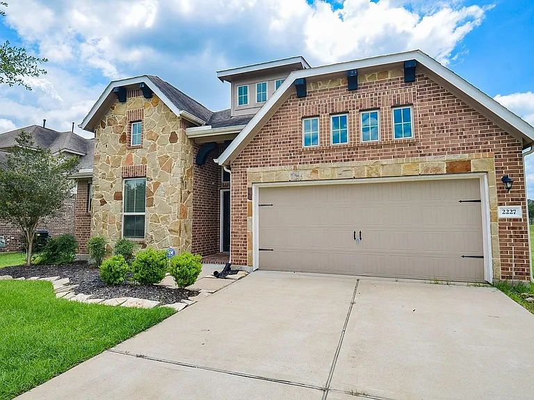 2227 Leonetti Ln — Photo 2