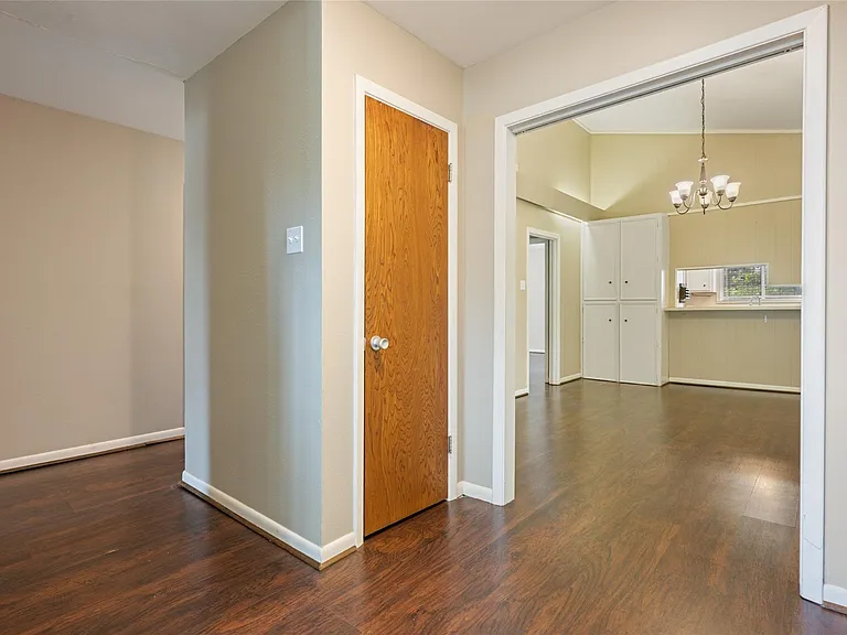 3808 Avenue O — Photo 15