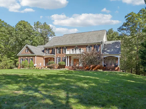 8601 General Sykes Cir, Fredericksburg, VA 22407
