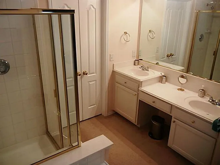 1606 Mapleleaf Falls Dr — Photo 18