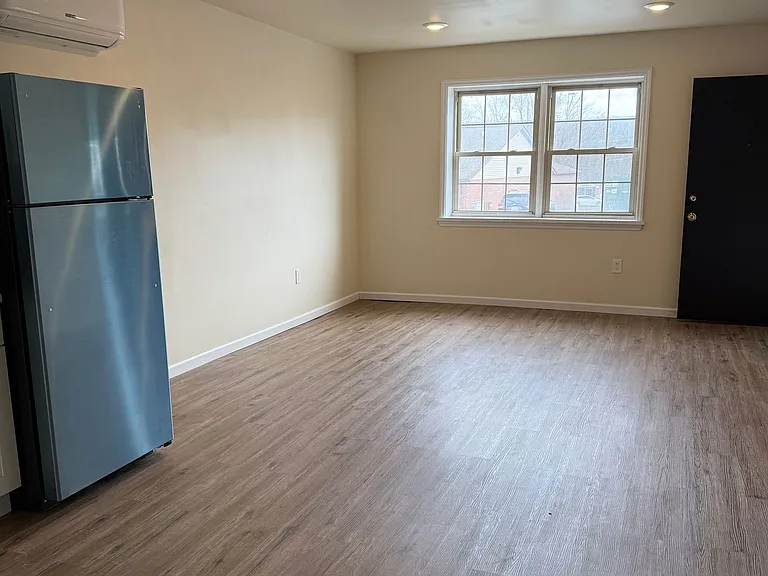 309 Main St #5 — Photo 10